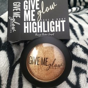 Give Me Glow Highlighter